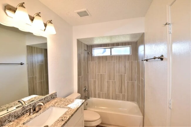 Building Photo - 4146 Hathaway Dr