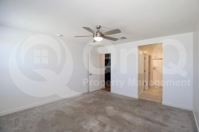 Building Photo - 2540 W La Salle St