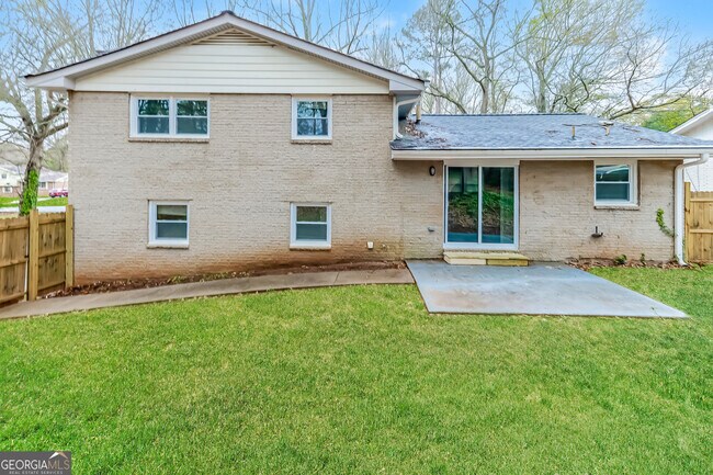 Building Photo - 6702 Londonderry Dr