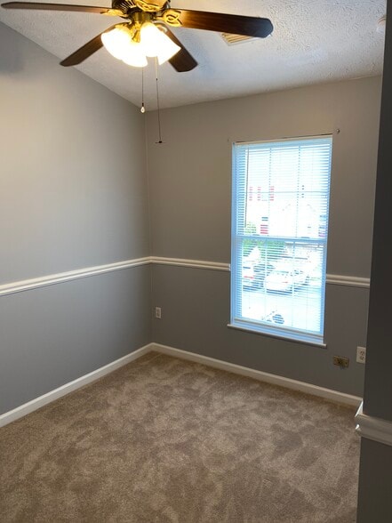 3rd bedroom 10x9’8 - 7812 Foxfarm Ln