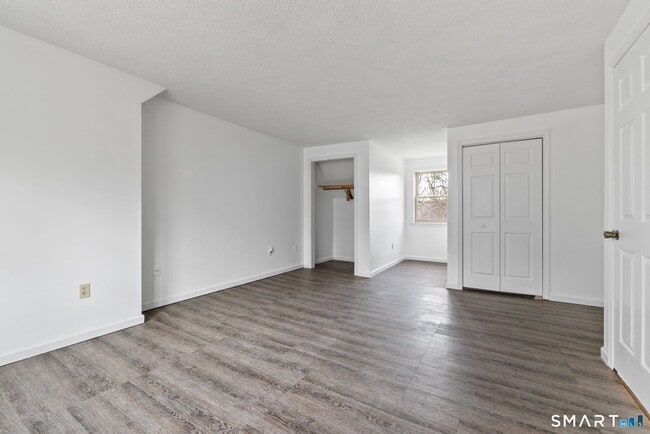 Building Photo - 45 Luchon Rd