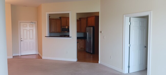 Building Photo - 2 bedroom/ 2 bathroom. Bennington on the Park