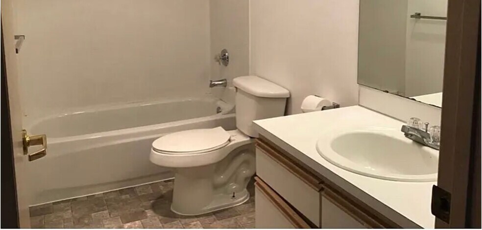 Building Photo - 12520 Greenwood Ave N