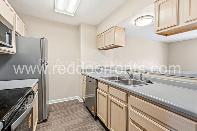 Building Photo - 8436 Hague Rd