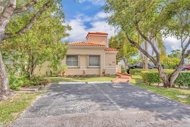 Primary Photo - 6427 SW 132nd Ct Cir