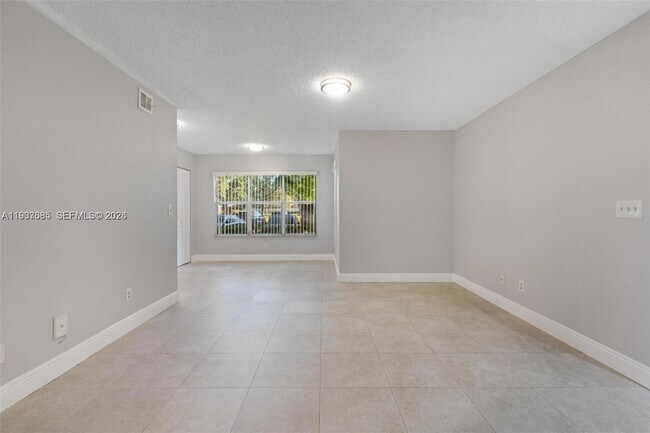 Building Photo - 12400 Vista Isles Dr