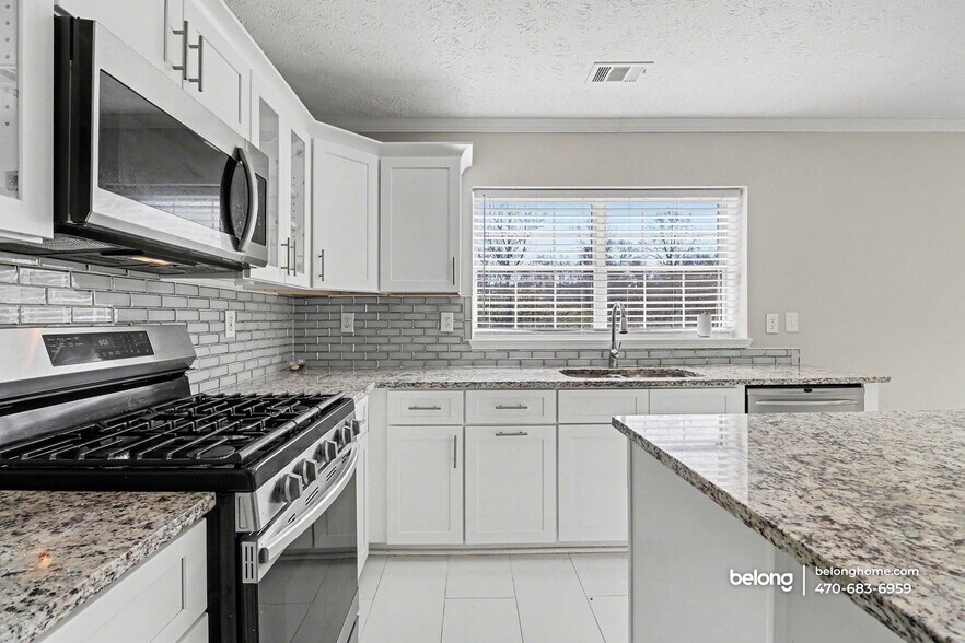 Building Photo - 3660 Oak Park Dr