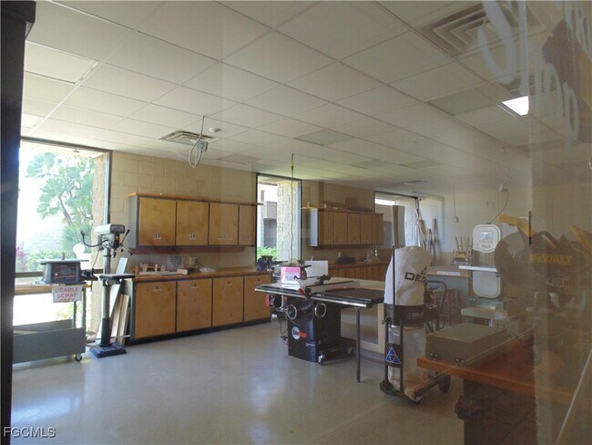 Building Photo - 1700 Pine Valley Dr