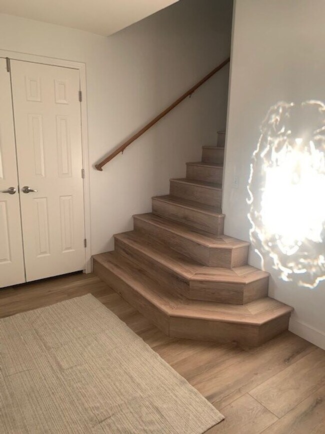 Building Photo - 16378 Arnold Ave