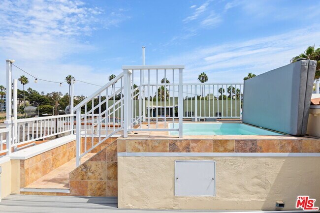 Building Photo - 25 Arcadia Ter