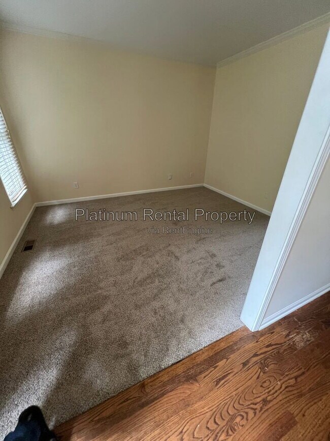 Building Photo - 7115 Red Fox Ln