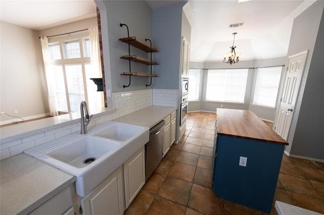 Building Photo - 8417 Falconet Cir