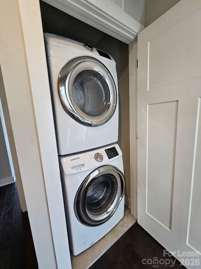 Building Photo - 1202 Macomb Pl