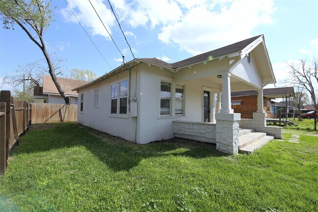 Building Photo - 120 N Edgewood St