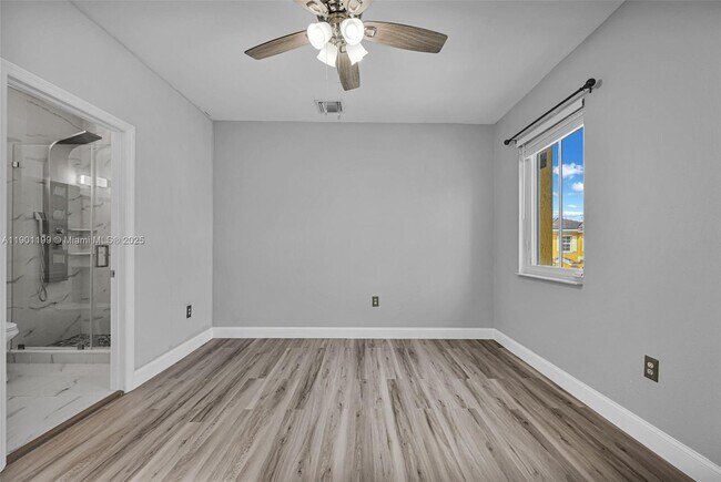 Building Photo - 640 SE 1st St