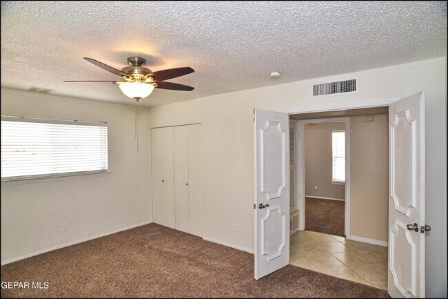 Building Photo - 10824 Pico Norte Rd