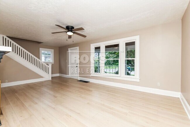 Building Photo - 103 N Clairmont Ave