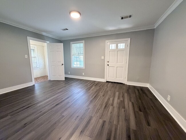 Building Photo - Cozy 3 Bedroom Home Ready for Move In!- $500 Rent Special!