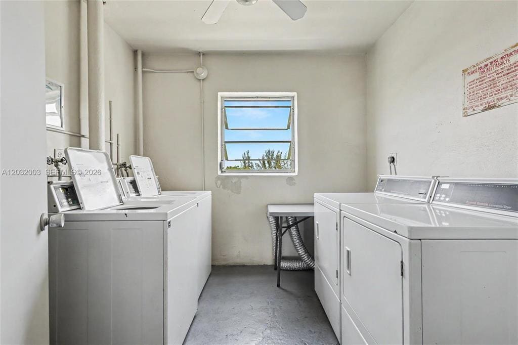 Building Photo - 3150 N Palm Aire Dr