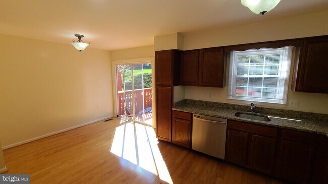 Building Photo - 12151 Stallion Ct