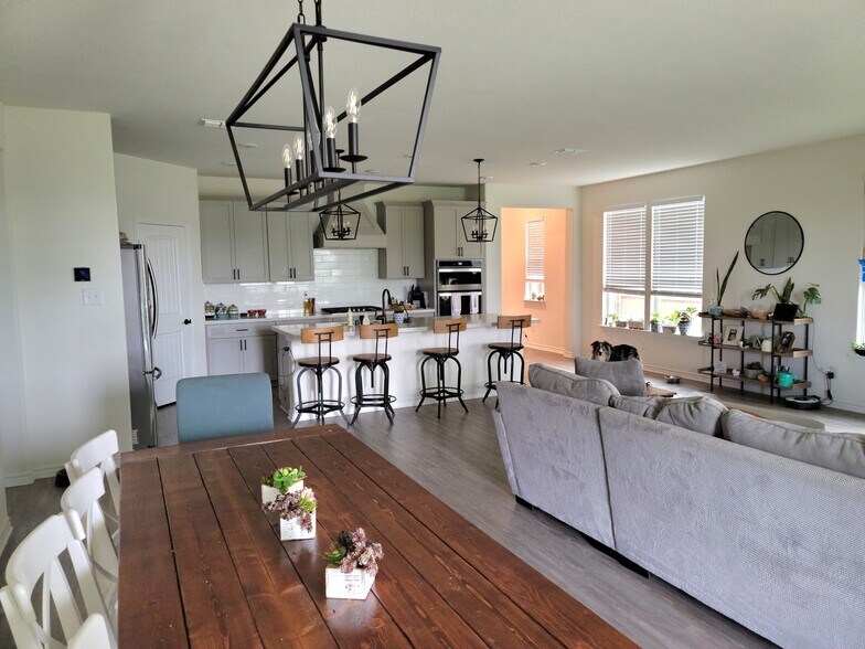 Building Photo - 9008 Bison Creek Dr