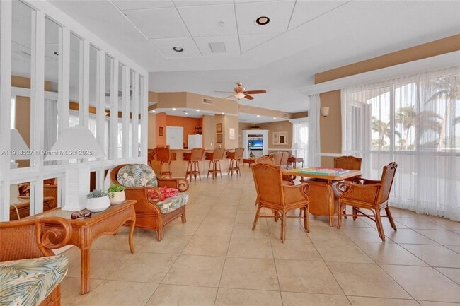 Building Photo - 5051 N Hwy A1A