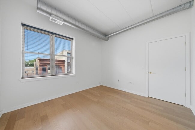Building Photo - 1155 W Madison St