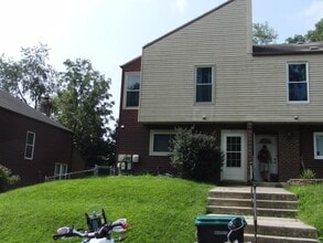 Building Photo - 1719 Julie Ct