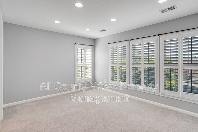 Building Photo - 2729 Celestial Dr