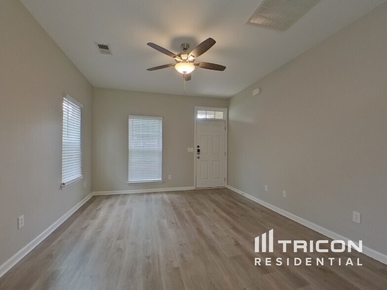 Building Photo - 287 Stonewood Crossing Dr
