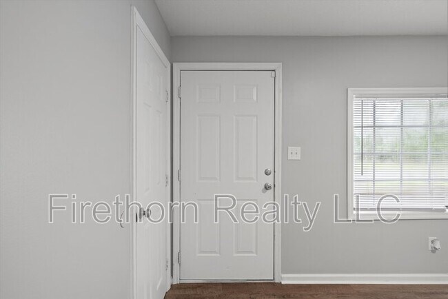 Building Photo - 2140 Veterans Dr