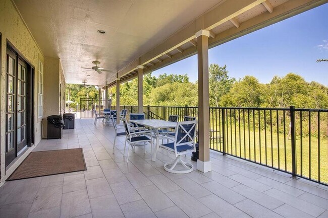 Building Photo - Buoy Lane