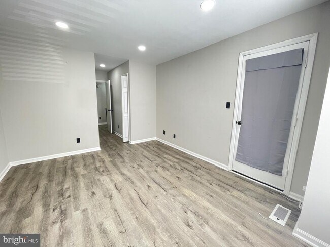 Building Photo - 6013 Rabbit Hill Ct