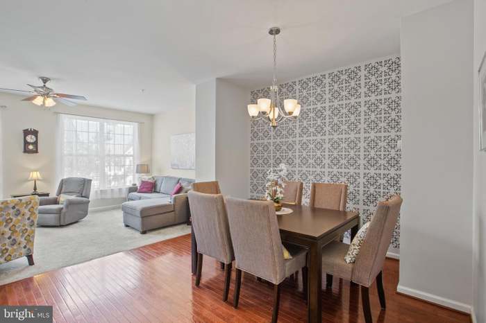 Dining room - 23450 Dahlia Cir