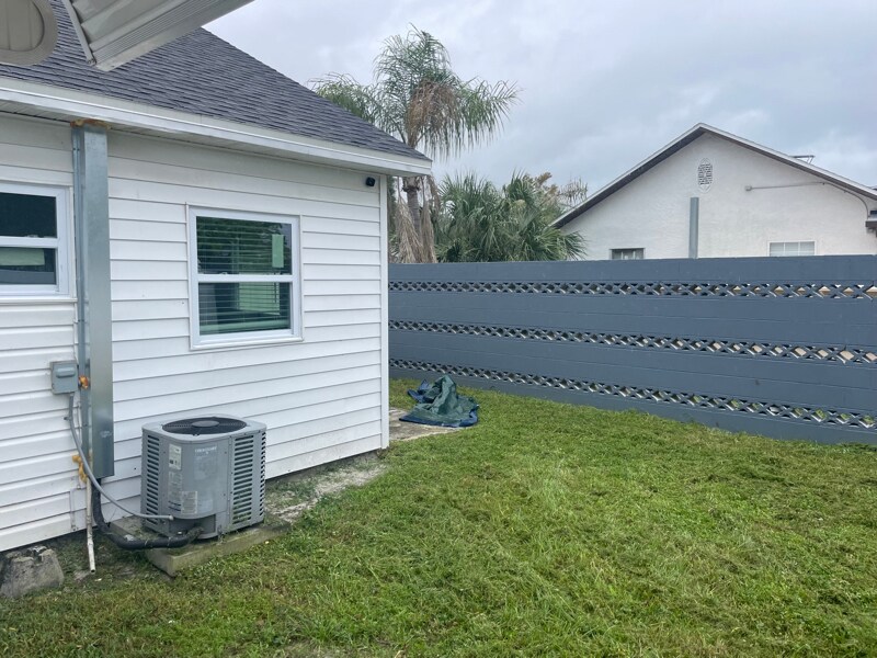 Building Photo - 917 56th Ave N