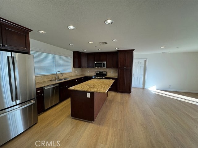 Building Photo - 1336 Calle Tulipan