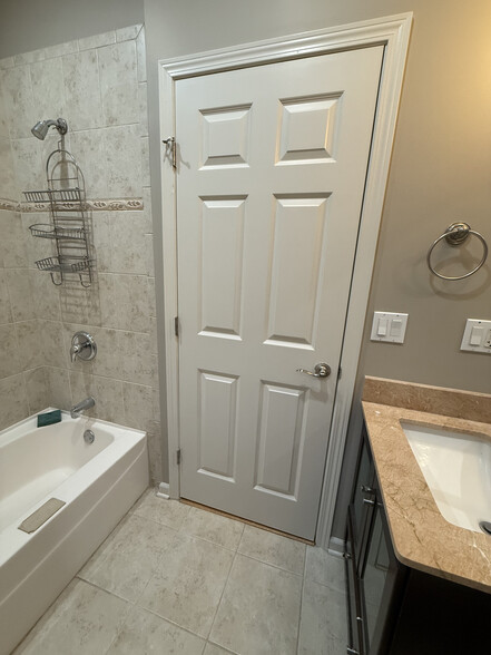 Bathroom Upstairs - 4211 S Ellis Ave