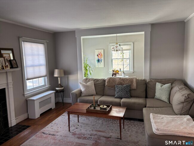 Building Photo - 150 Thames St