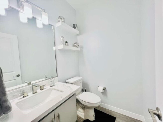 Building Photo - 27 Fir Ave