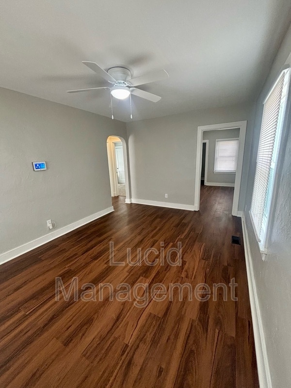 Building Photo - 1547 Longfield Ave