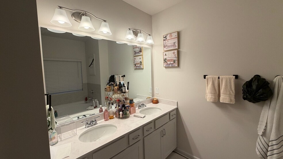 Building Photo - 3840 Pressley Ln