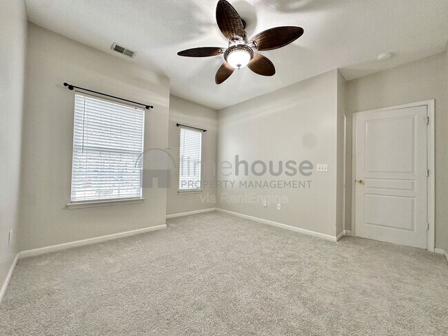 Building Photo - 5872 Ludington Dr