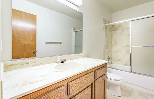 Building Photo - Clovis Home for Rent