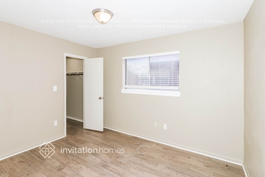 Building Photo - 745 Academy Ln