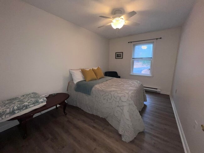 Building Photo - 33 Harbor Way