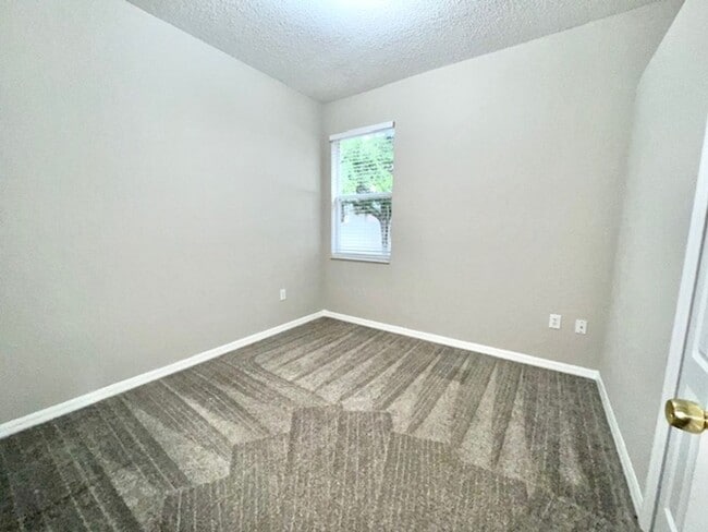 Building Photo - 9240 Black Hawk Ct