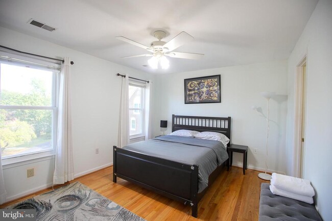 Building Photo - 746 S Granada St