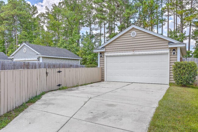 Building Photo - 230 Cameron St