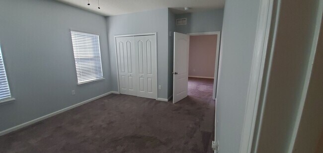 Building Photo - 2 bedroom 2 bathroom condo for rent
