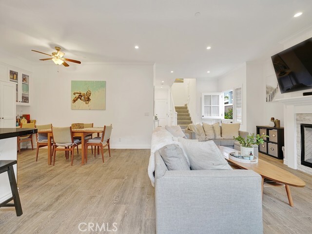 Building Photo - 311 W Avenida Palizada